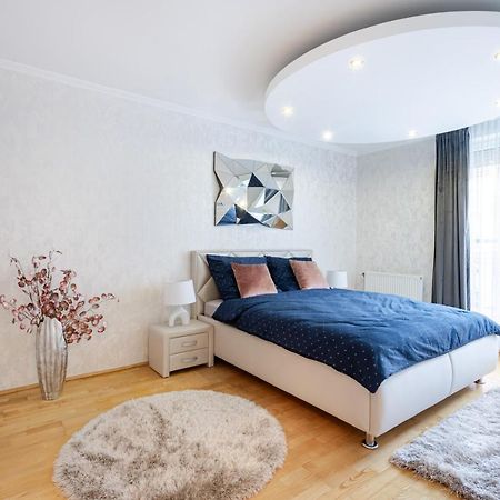 Beautiful Three Bedrooms Apartment With Free Parking Close To The Danube Coast Будапеща Екстериор снимка