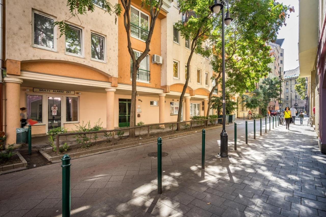 Beautiful Three Bedrooms Apartment With Free Parking Close To The Danube Coast Будапеща Екстериор снимка