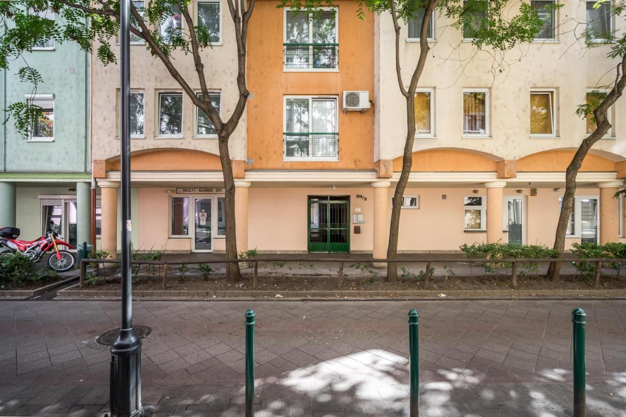 Beautiful Three Bedrooms Apartment With Free Parking Close To The Danube Coast Будапеща Екстериор снимка