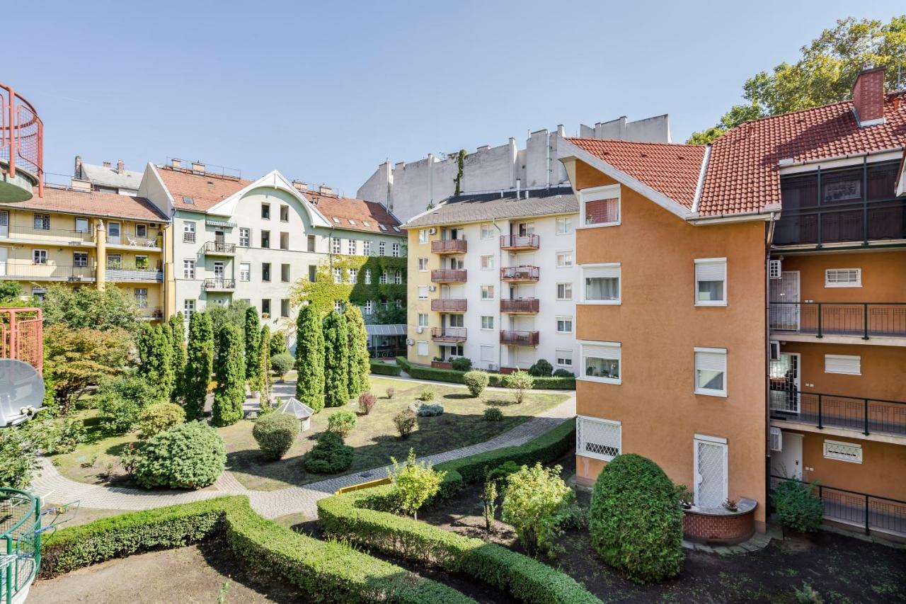 Beautiful Three Bedrooms Apartment With Free Parking Close To The Danube Coast Будапеща Екстериор снимка