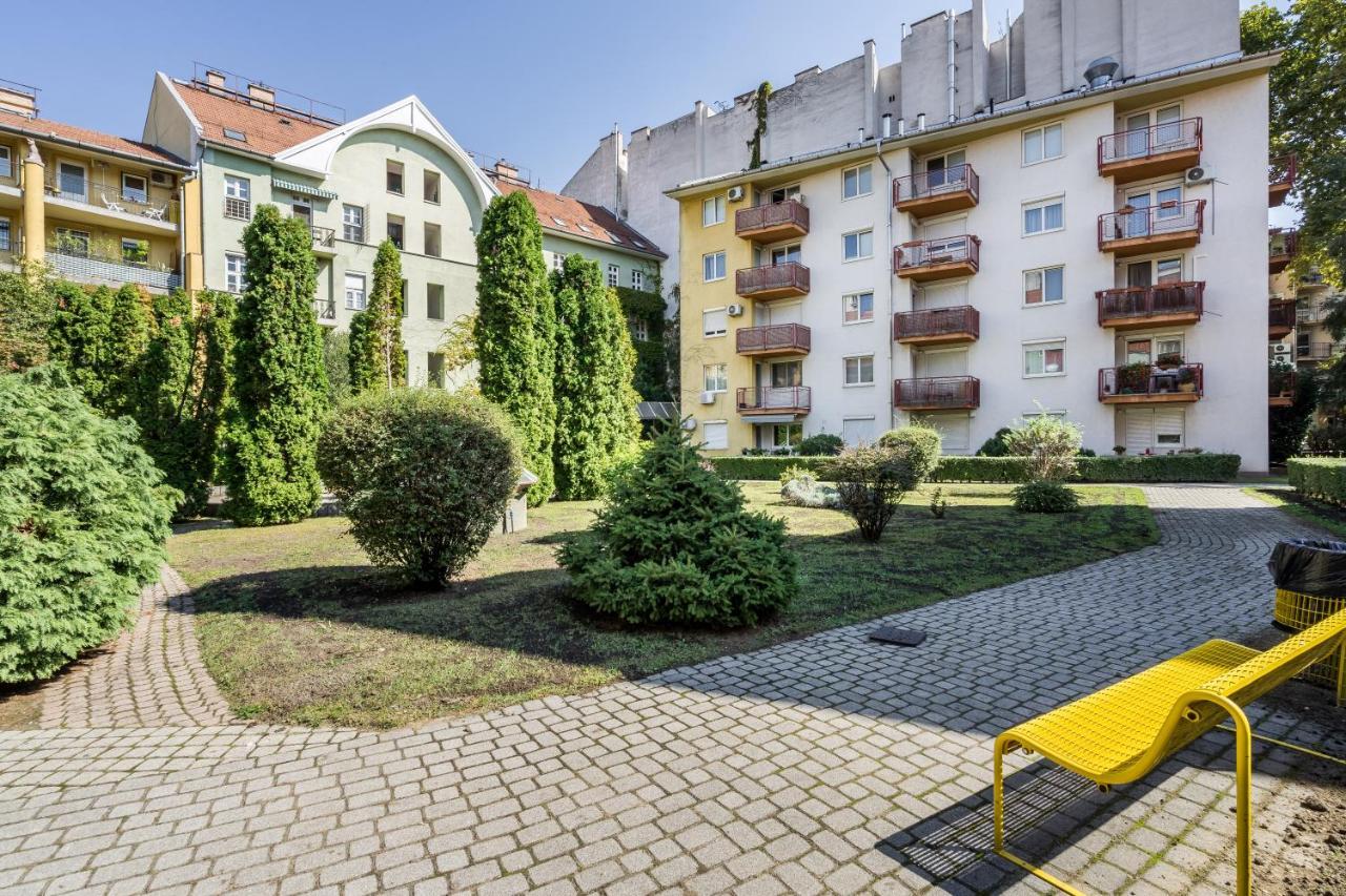 Beautiful Three Bedrooms Apartment With Free Parking Close To The Danube Coast Будапеща Екстериор снимка