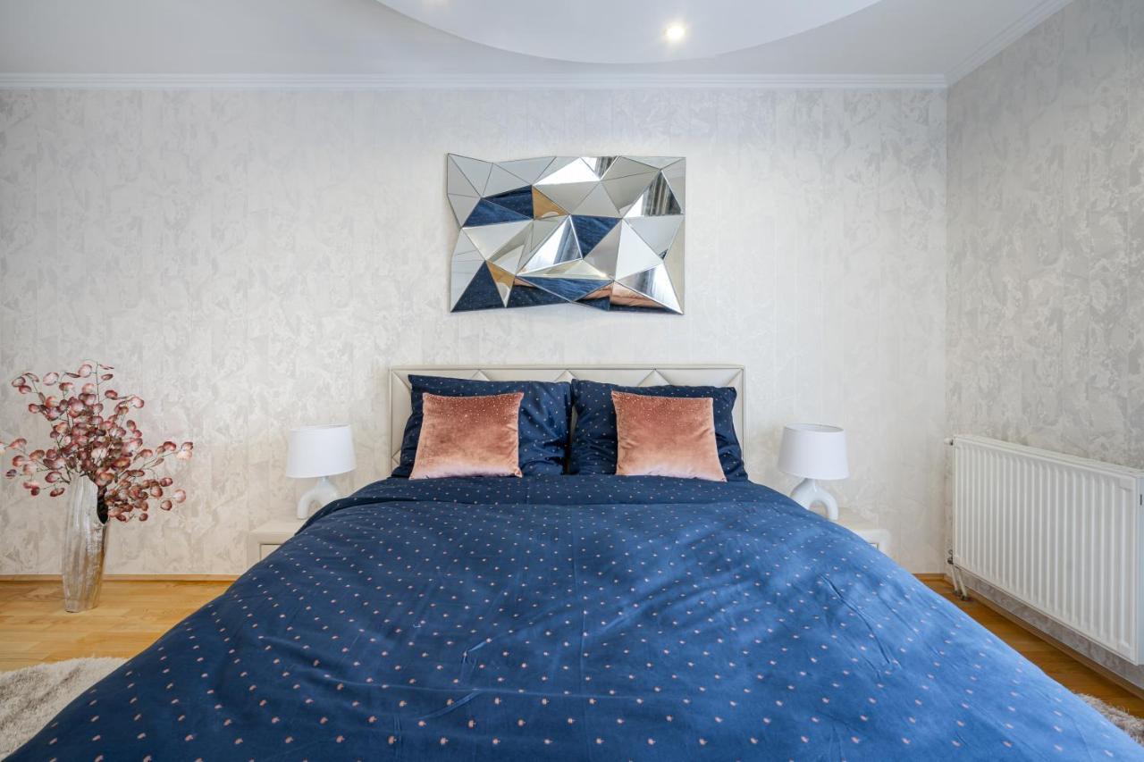 Beautiful Three Bedrooms Apartment With Free Parking Close To The Danube Coast Будапеща Екстериор снимка