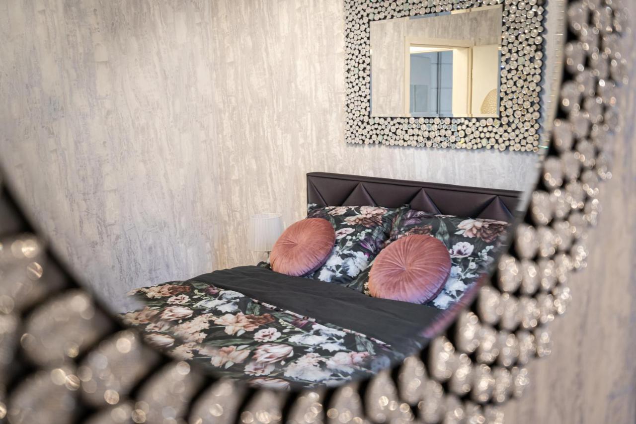 Beautiful Three Bedrooms Apartment With Free Parking Close To The Danube Coast Будапеща Екстериор снимка