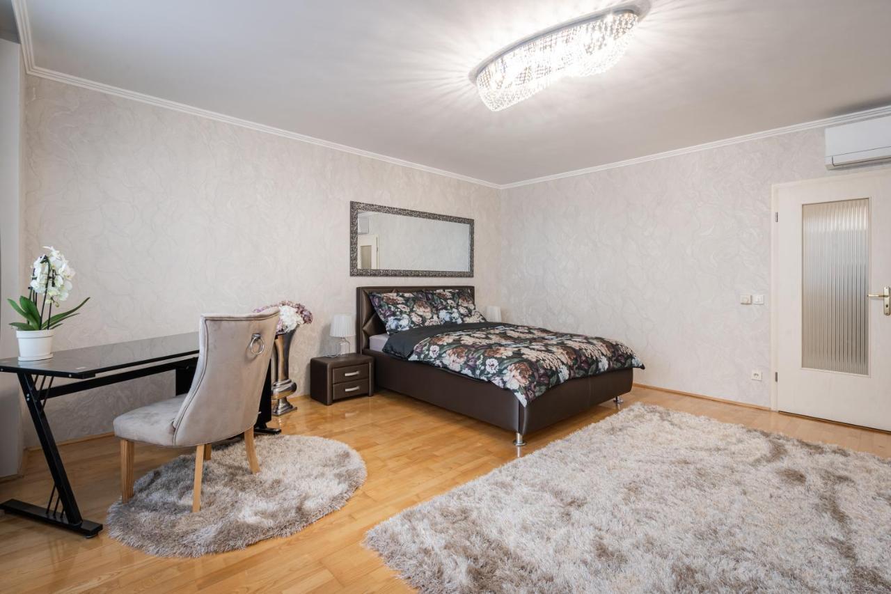 Beautiful Three Bedrooms Apartment With Free Parking Close To The Danube Coast Будапеща Екстериор снимка