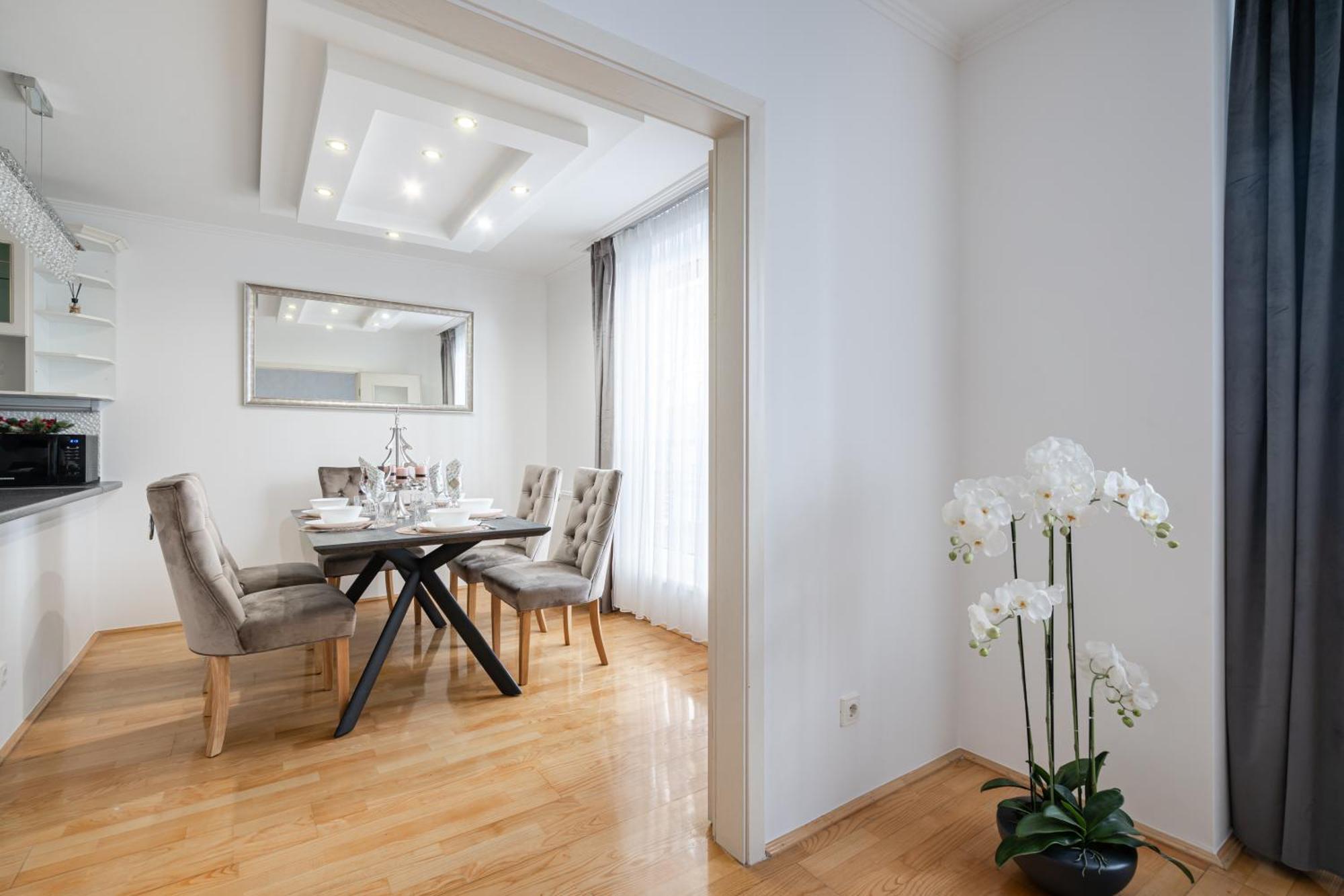 Beautiful Three Bedrooms Apartment With Free Parking Close To The Danube Coast Будапеща Екстериор снимка