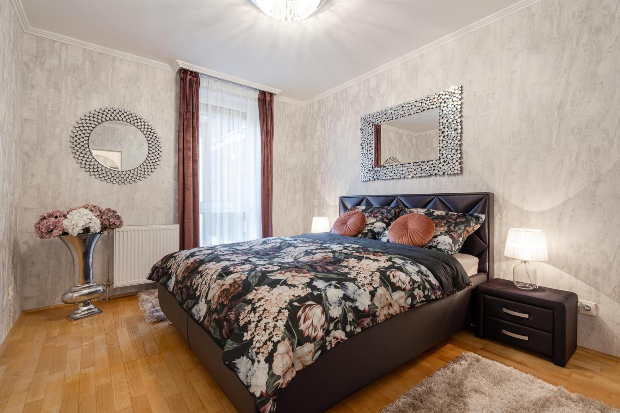Beautiful Three Bedrooms Apartment With Free Parking Close To The Danube Coast Будапеща Екстериор снимка