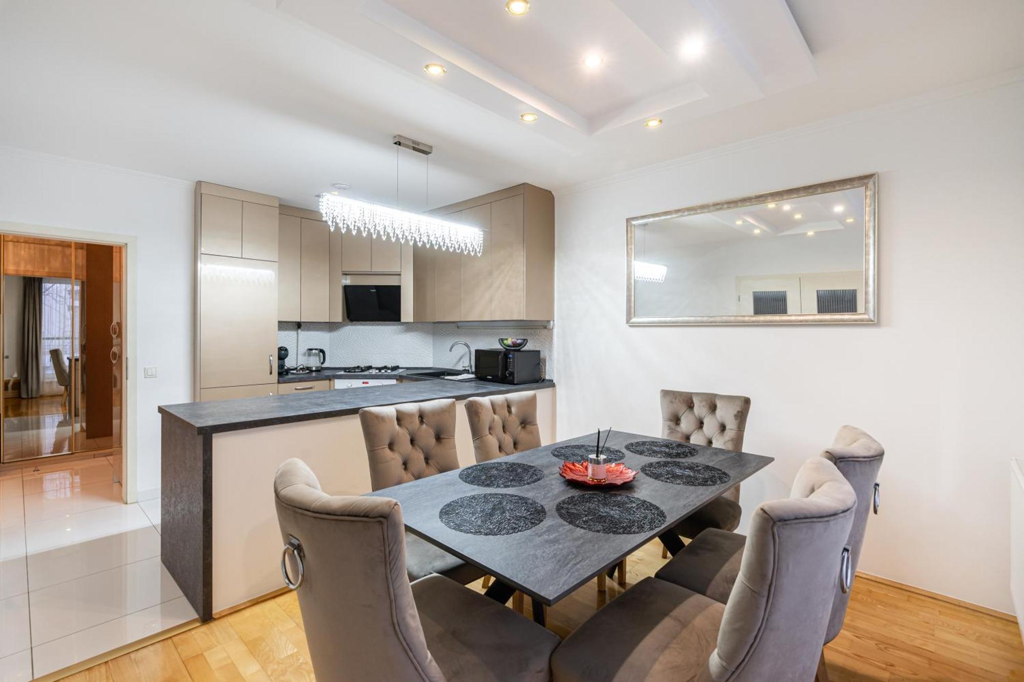 Beautiful Three Bedrooms Apartment With Free Parking Close To The Danube Coast Будапеща Екстериор снимка